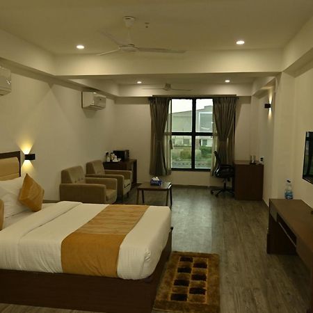 Hotel The Orange Zest Vithalpur Exterior foto